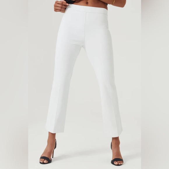 NWT Spanx On-the-Go Kick Flare Pant - Classic White pull on flare leg - Picture 1 of 15